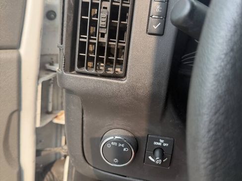 Used 2024 GMC Savana 2500 w/ Driver Convenience Package RWD image 3