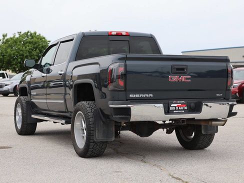 Used 2017 GMC Sierra 1500 SLT w/ Enhanced Driver Alert Package AWD/4WD image 11