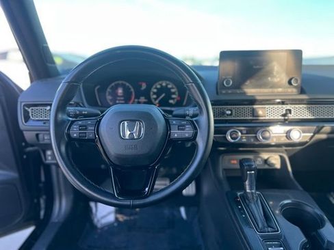 Used 2022 Honda Civic Sport image 11