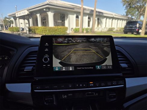 Used 2025 Honda Odyssey Touring image 18