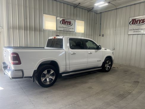 Used 2022 RAM 1500 Laramie AWD/4WD image 9