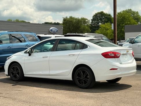 Used 2017 Chevrolet Cruze LT FWD image 31