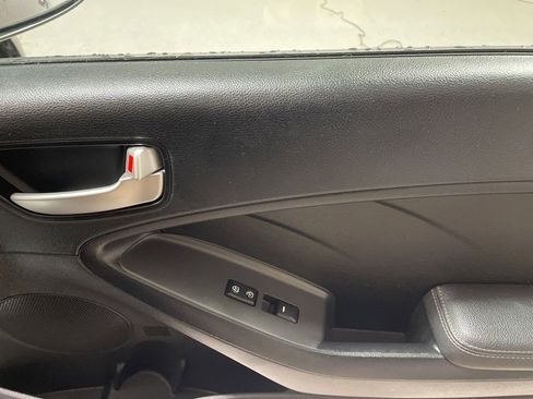 Used 2017 Kia Forte LX image 14