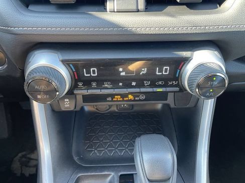 Used 2025 Toyota RAV4 XLE AWD/4WD image 19