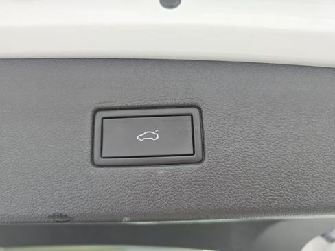 Certified 2024 Volkswagen Tiguan SE R-Line FWD image 14