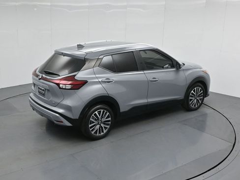 Used 2021 Nissan Kicks SV image 40