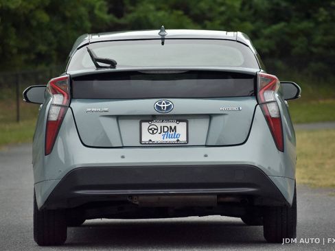Used 2017 Toyota Prius Two w/ Prius Two Safety Plus Package FWD image 6