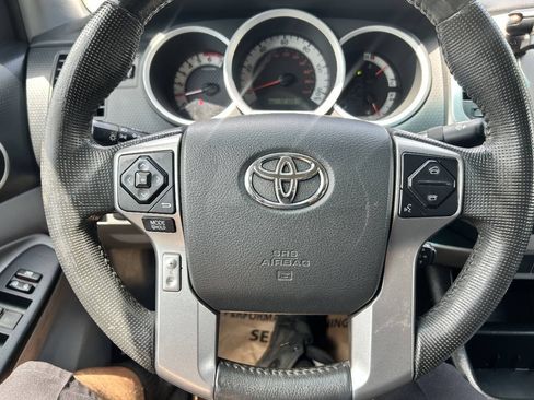 Used 2015 Toyota Tacoma PreRunner w/ SR5 Package RWD image 16