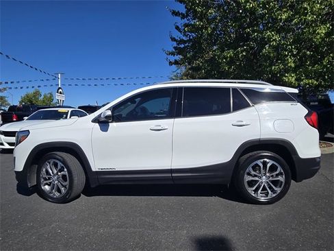 Used 2021 GMC Terrain SLT image 7