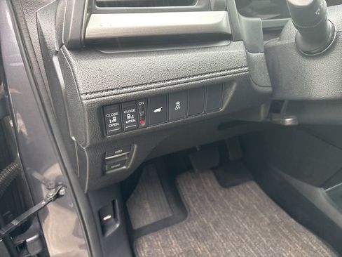 Used 2025 Honda Odyssey EX-L image 4