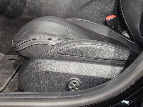 Used 2025 Mercedes-Benz C 300 Sedan image 23