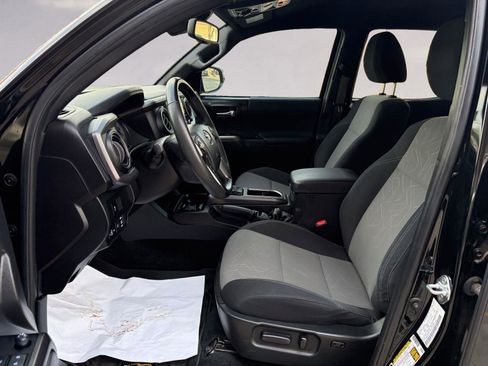 Used 2023 Toyota Tacoma TRD Off-Road w/ Technology Package image 9