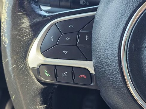 Used 2018 Jeep Renegade Latitude w/ Cold Weather Group AWD/4WD image 24