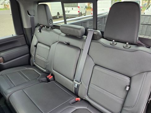Used 2022 GMC Sierra 3500 Denali w/ Denali Ultimate Package AWD/4WD image 18