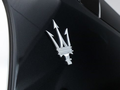 Certified 2023 Maserati Grecale GT image 25