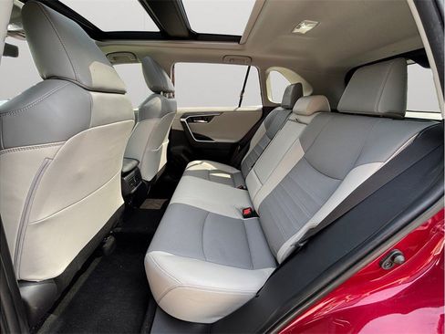 Used 2020 Toyota RAV4 Limited FWD image 40
