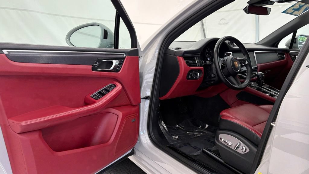 Used 2023 Porsche Macan GTS AWD/4WD image 36
