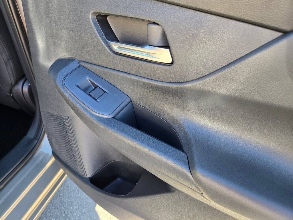 New 2027 Nissan Sentra SV w/ Floor Mat Package FWD image 22