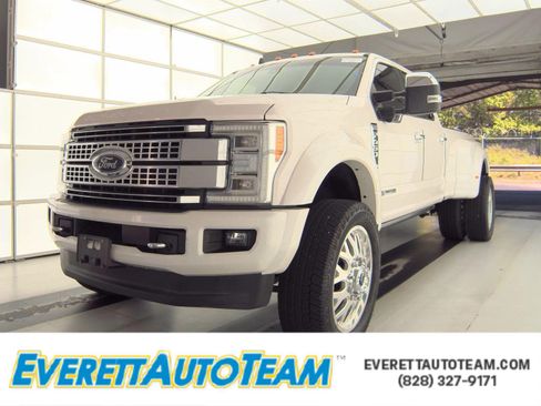 Used 2019 Ford F450 Platinum w/ Platinum Ultimate Package AWD/4WD image 1