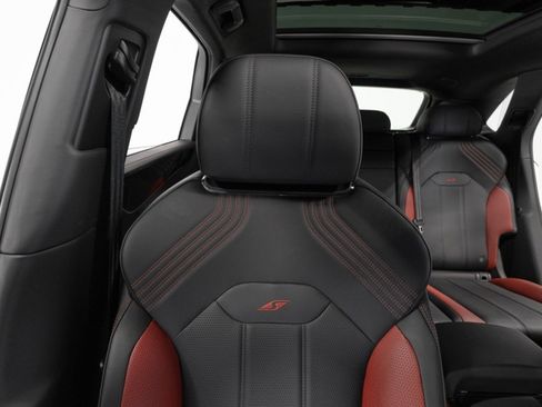 Used 2022 Bentley Bentayga AWD/4WD image 59