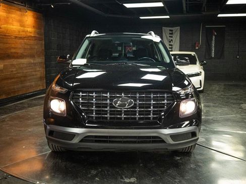 Used 2021 Hyundai Venue SEL FWD image 4