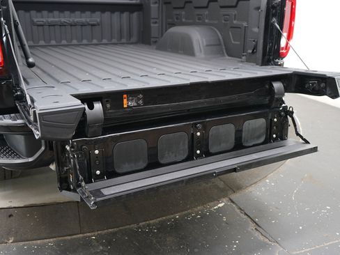 Used 2022 GMC Sierra 1500 Denali w/ Denali Premium Package AWD/4WD image 17