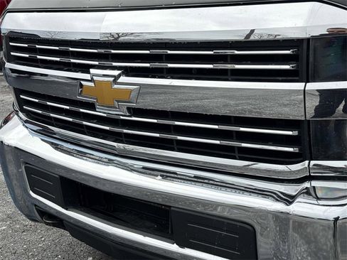 Used 2018 Chevrolet Silverado 2500 LT image 22