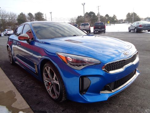 Used 2018 Kia Stinger GT2 image 4
