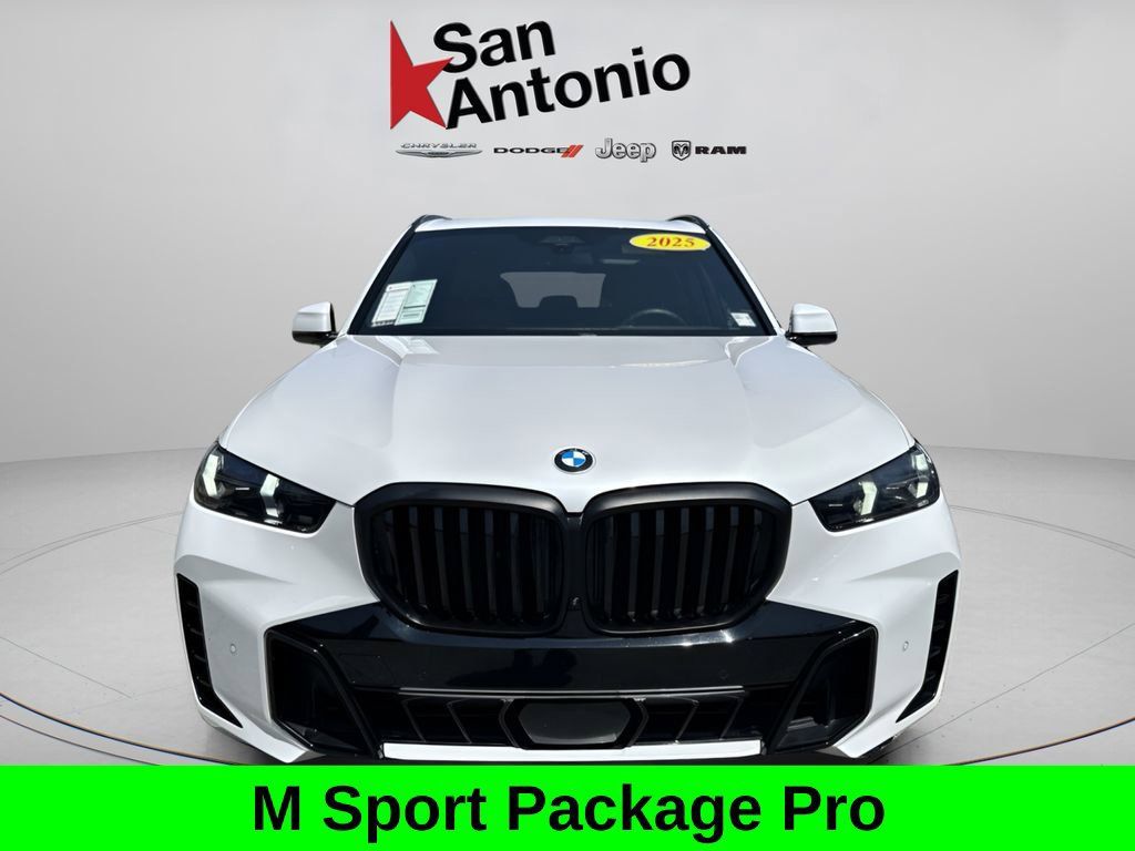 Used 2025 BMW X5 xDrive40i w/ M Sport Package AWD/4WD image 4