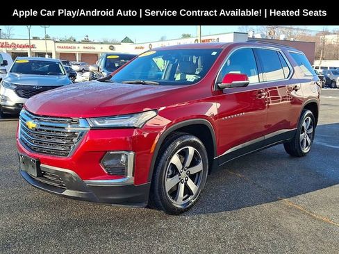 Used 2022 Chevrolet Traverse LT w/ LT Premium Package image 3