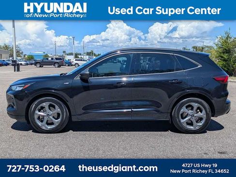 Used 2023 Ford Escape ST-Line w/ Tech Pack #1 FWD image 2