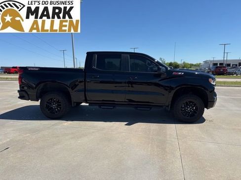 Used 2024 Chevrolet Silverado 1500 LT Trail Boss w/ Convenience Package II image 6