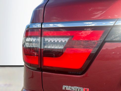 Used 2024 Nissan Armada Platinum w/ Captain's Chairs Package image 10