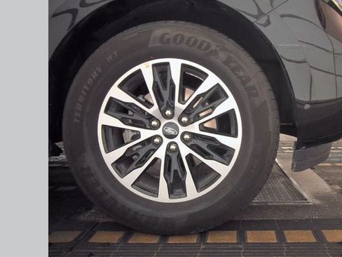 Used 2025 Ford Expedition Platinum AWD/4WD image 27