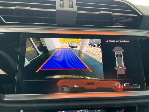 New 2025 Audi Q3 2.0T Premium image 18