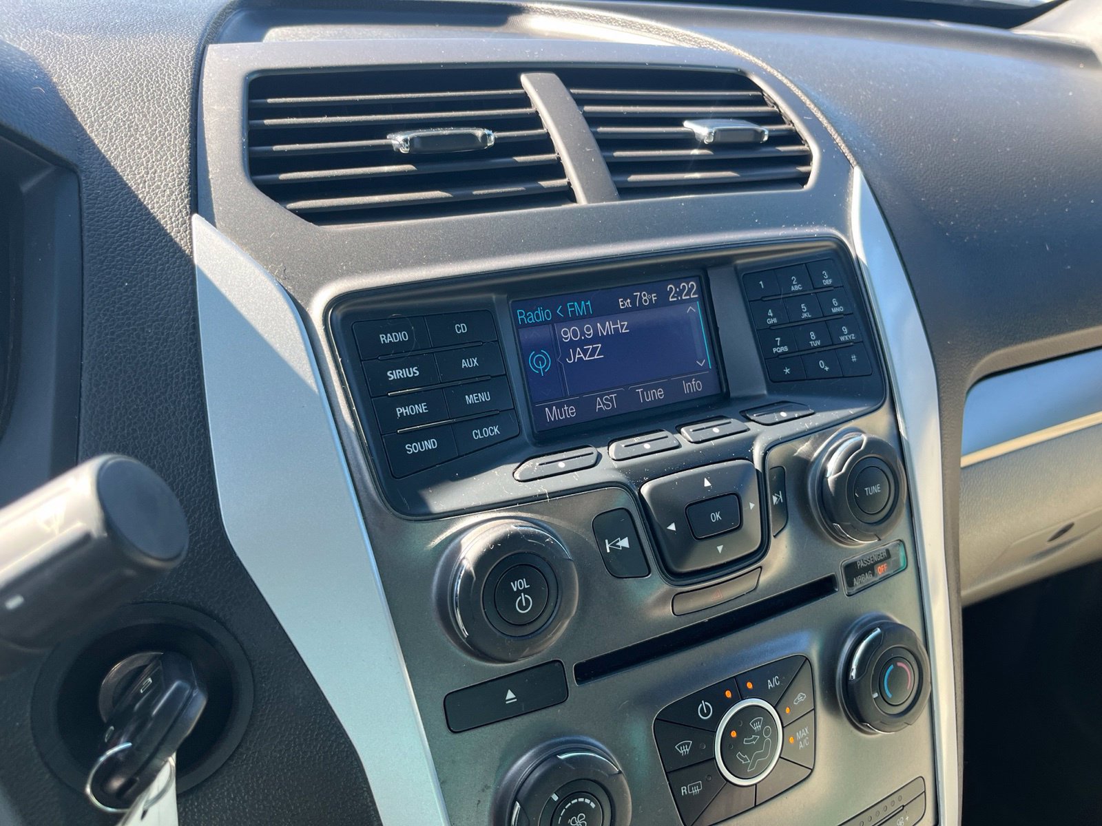 Used 2014 Ford Explorer FWD image 17