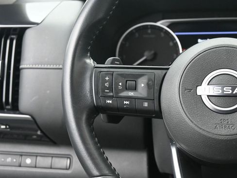 Used 2023 Nissan Pathfinder SV image 30