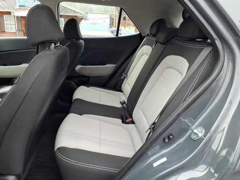 Used 2024 Hyundai Venue SEL image 10