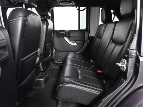 Used 2014 Jeep Wrangler Unlimited Rubicon AWD/4WD image 21