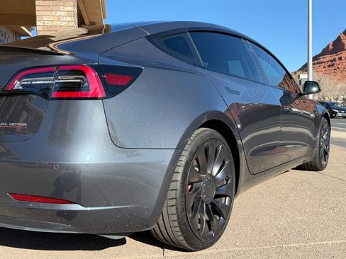 Used 2022 Tesla Model 3 Performance image 24