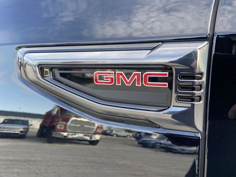 Used 2026 GMC Yukon AT4 w/ AT4 Premium Package AWD/4WD image 34