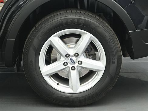 Certified 2018 Ford Explorer FWD image 20