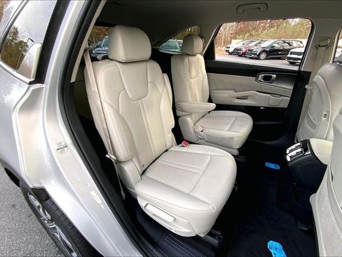 Used 2023 Kia Sorento SX Prestige image 29