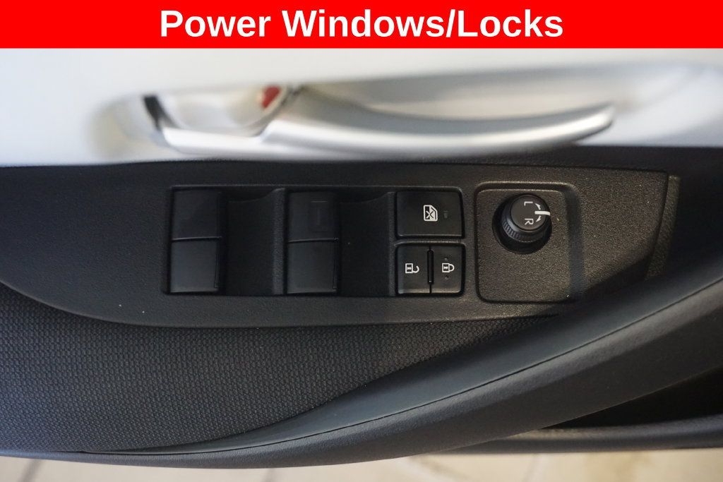 Used 2026 Toyota Corolla SE FWD image 6