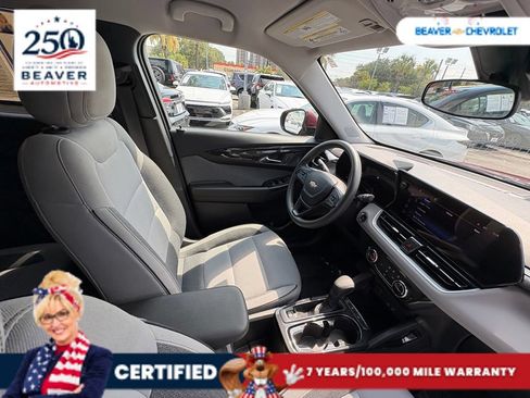 Used 2025 Chevrolet TrailBlazer LT FWD image 29