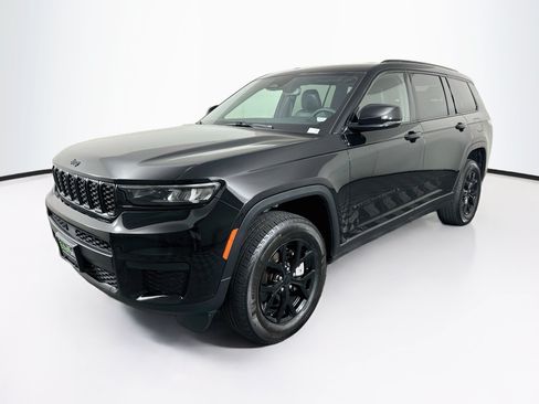 Used 2024 Jeep Grand Cherokee L Laredo AWD/4WD image 3