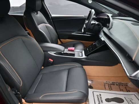 Used 2024 Lucid Air Touring image 35