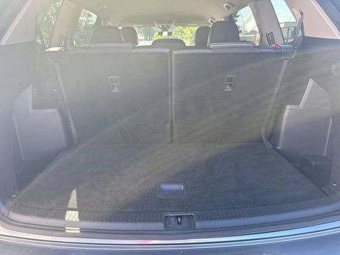 Used 2024 Volkswagen Atlas SE AWD/4WD image 9
