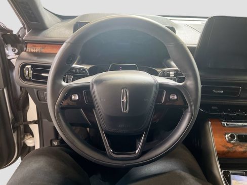 Used 2025 Lincoln Aviator Black Label w/ Black Label Special Edition AWD/4WD image 11
