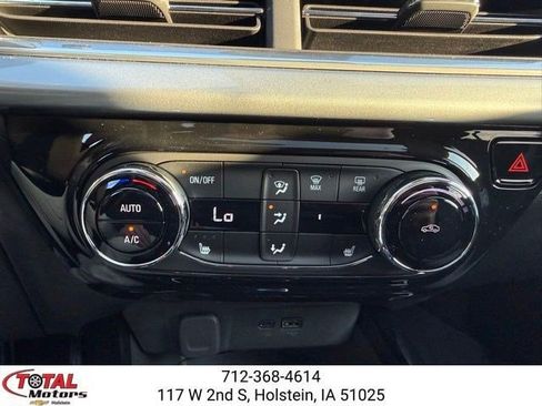 New 2026 Chevrolet Trax LT w/ Sunroof Package FWD image 24